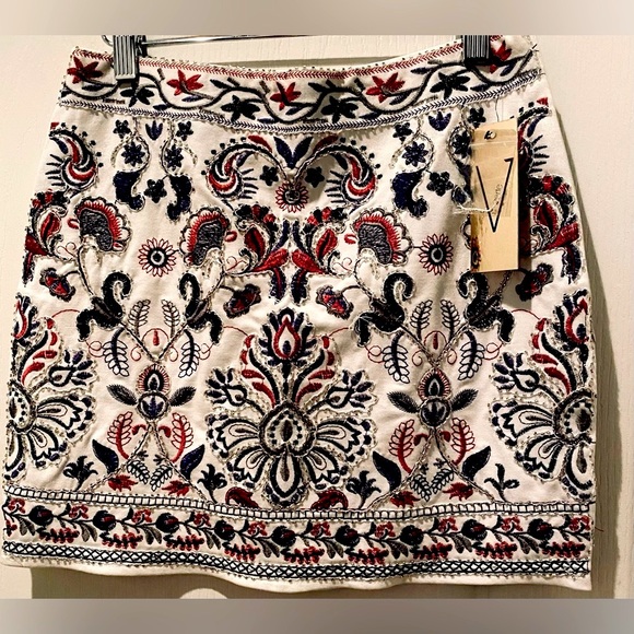 NWT- Verte Folk Art Embroidered & Embellished Mini Skirt - Picture 2 of 4